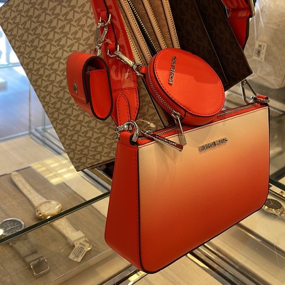 Michael Kors Jet Set Travel Tech Attached with Adjustable Coral Reef Crossbody - Picture 6 of 16